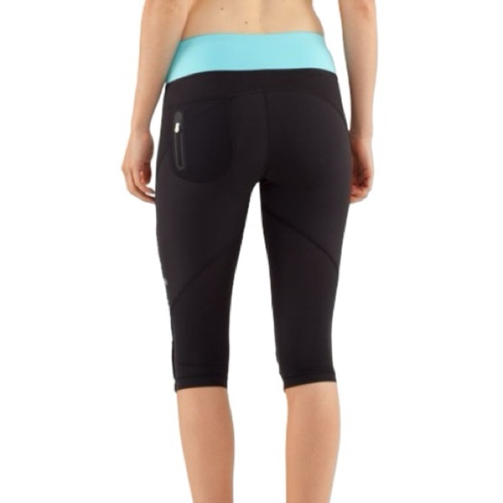 Lululemon Black and Blue Cropped Leggings - Picture 3 of 16